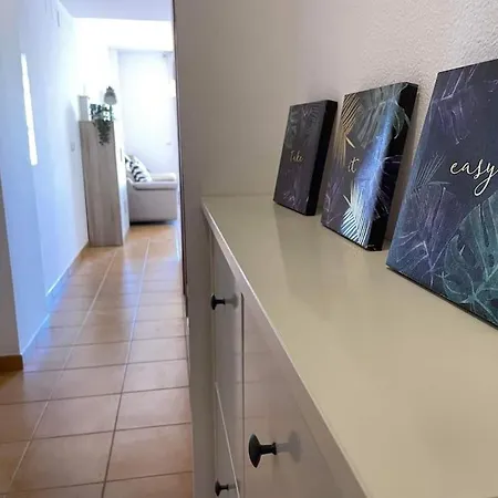 South Facing 1 Bed Apartment, Near Appartement