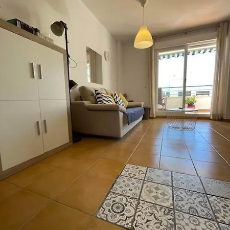 South Facing 1 Bed Apartment, Near *