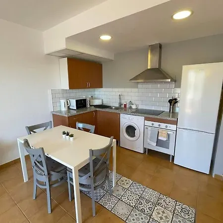 South Facing 1 Bed Apartment, Near